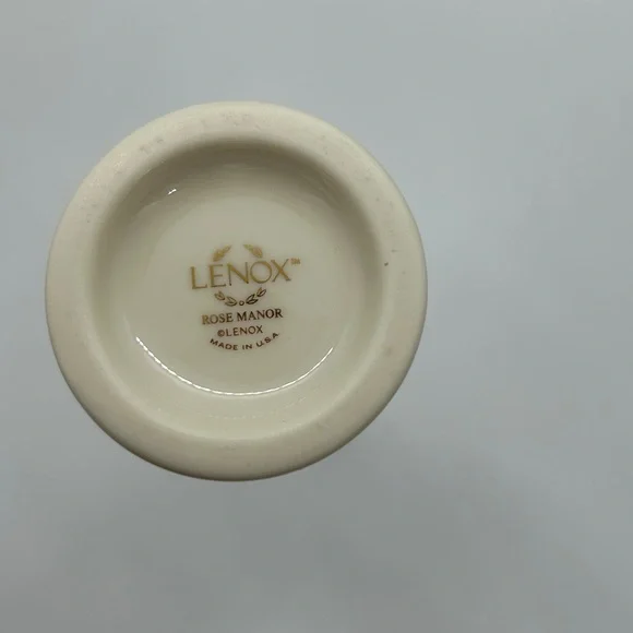 Elegant Cream Lenox Rose Manor Bud Flower Vase Made In The USA 7.5 x 2 Inch. - Picture 8 of 8